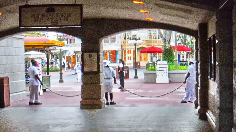 Rope drop at Magic Kingdom means you get to enter an empty theme park