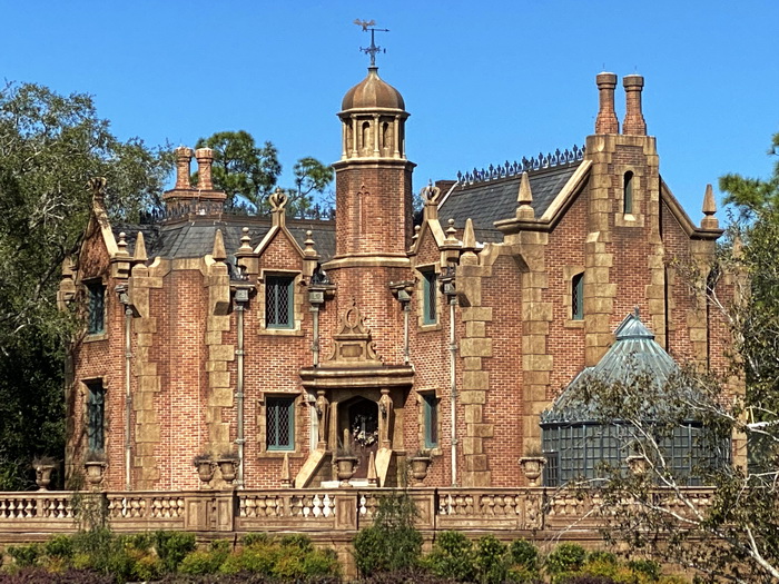 Disney World Haunted Mansion in Magic Kingdom