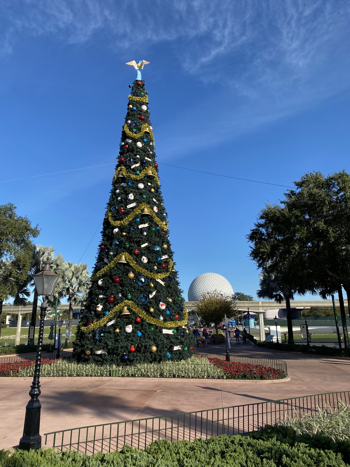 Epcot Christmas tree